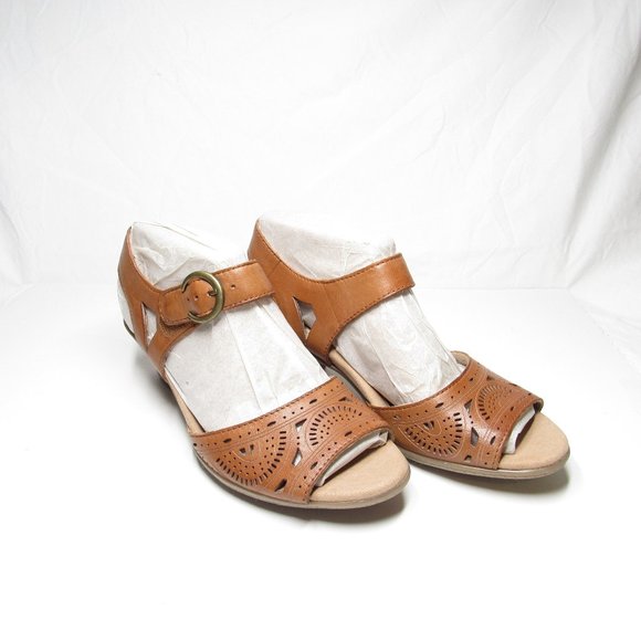 earth carson westport sandals